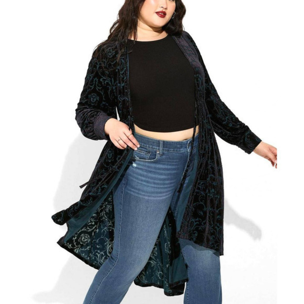 Torrid Dark Velvet Floral Women's Blouse